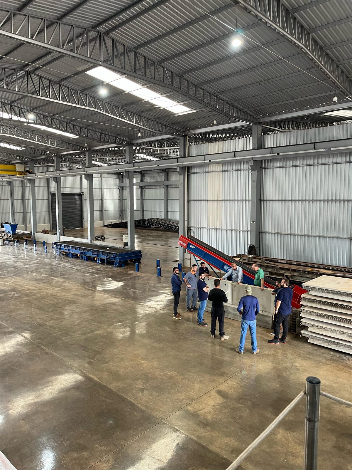 Nossa equipe na linha de produção